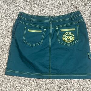 Louis castle Green Women's  skort Skirt size 2 Tinnes core size 67 golf Tinnes